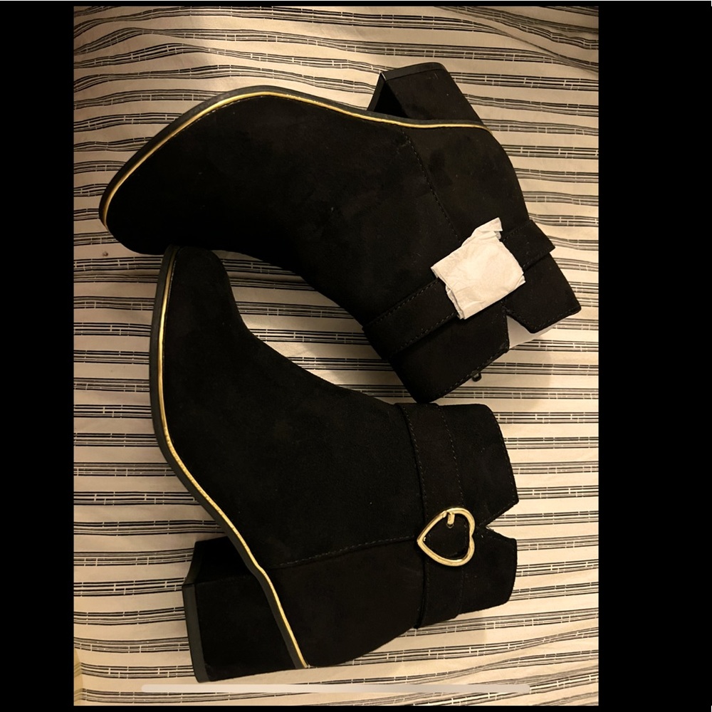 Girl heel booties